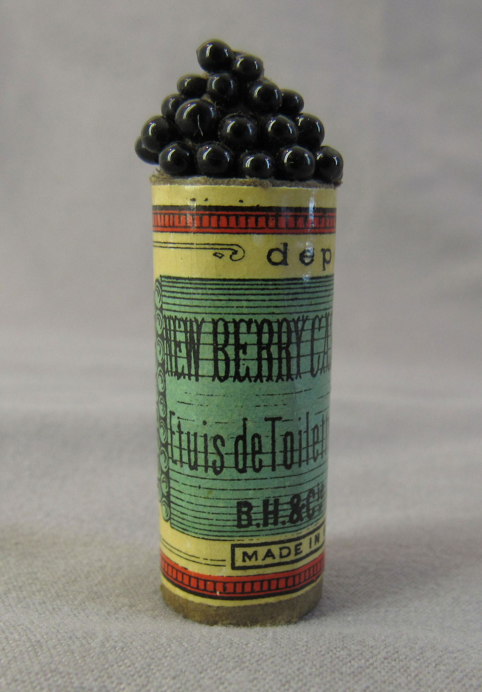 Advertising Pin Holder. "New Berry Case" " Etuis de Toilette" (1 of 4)