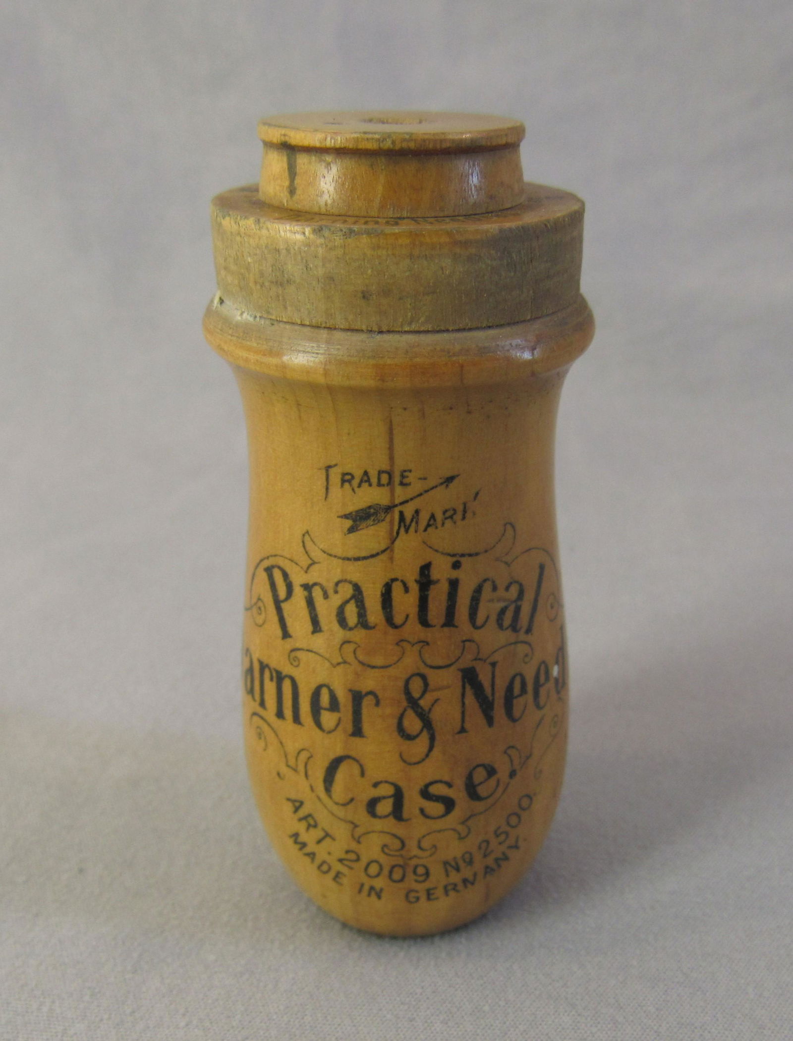 "Practical" Darner and needle case (1 of 4)