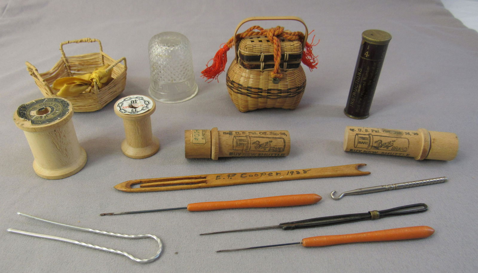 Lot of 14 sewing notions and needle cases: Lot of 14 sewing notions and needle cases