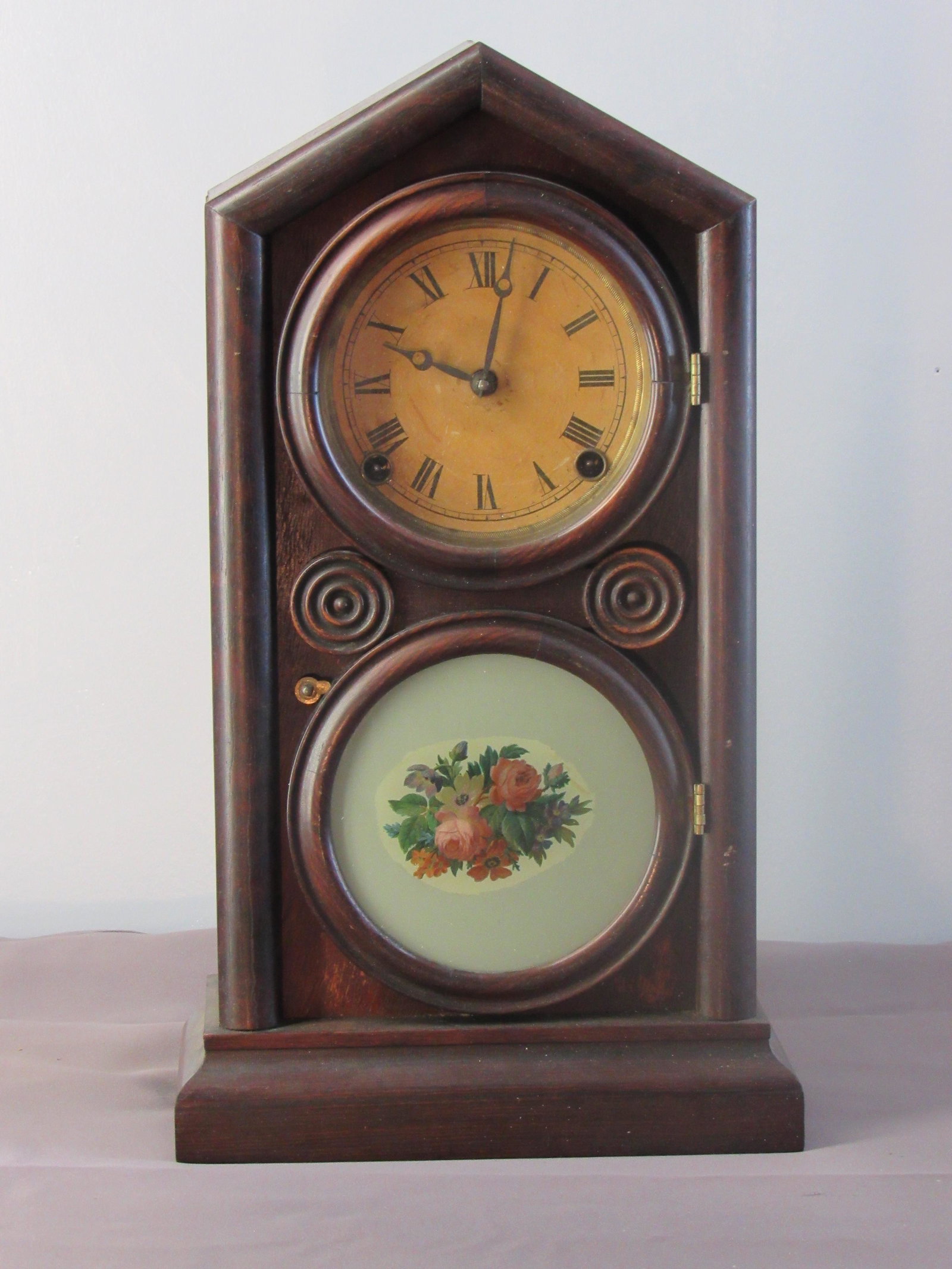 E. Ingraham Clock Co. Doric. 8 day. Clock: E. Ingraham Doric 8 day clock. Original.