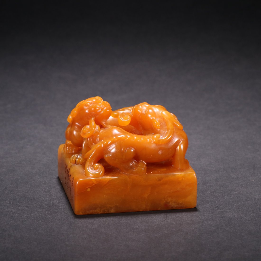 [FROM CHRISTIE'S] A  QING DYNASTY SHOUSHAN STONE CARVING SEAL (1 of 9)