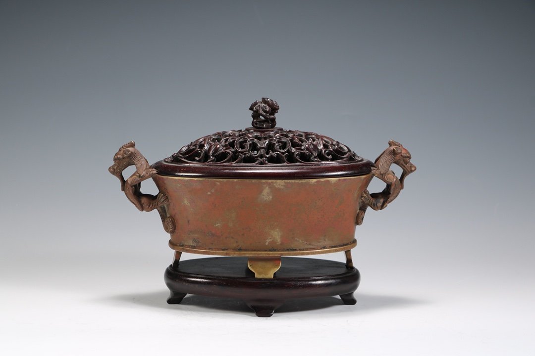 [FROM GALLERY] A QING DYNASTY BRONZE INCENSE BURNER WITH WOODEN LID CENSERS (1 of 9)