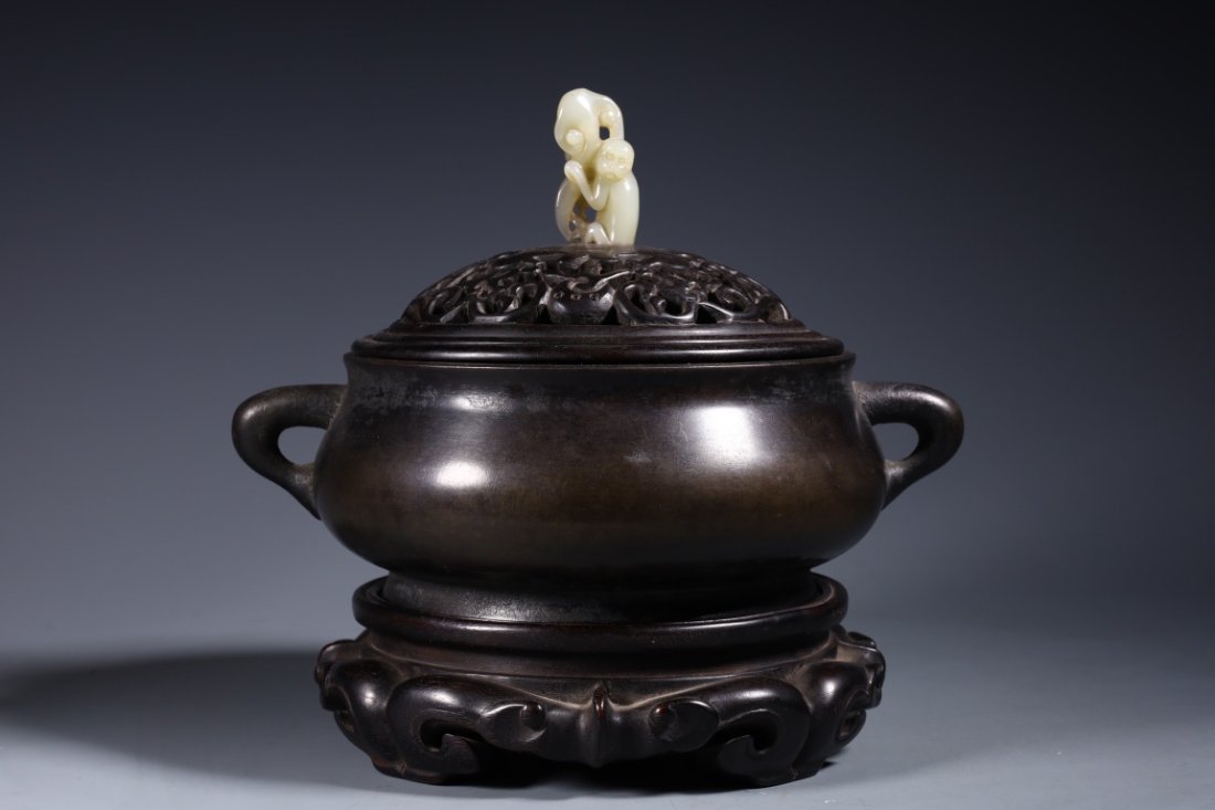 [FROM GALLERY] A QING DYNASTY BRONZE INCENSE BURNER WITH WOODEN LID CENSERS (1 of 9)