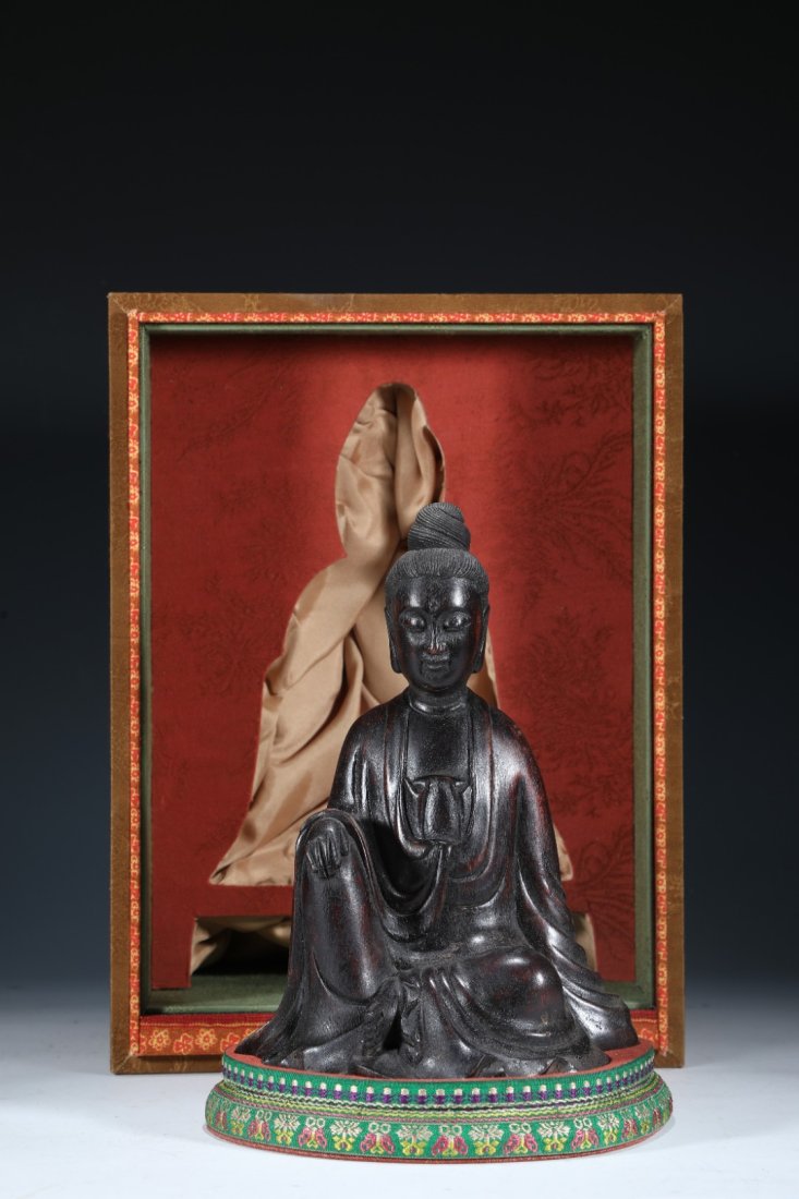 [FROM GALLERY] A QING DYNASTY YONGZHENG CHENXIANG CARVED GUANYIN STATUE (1 of 9)