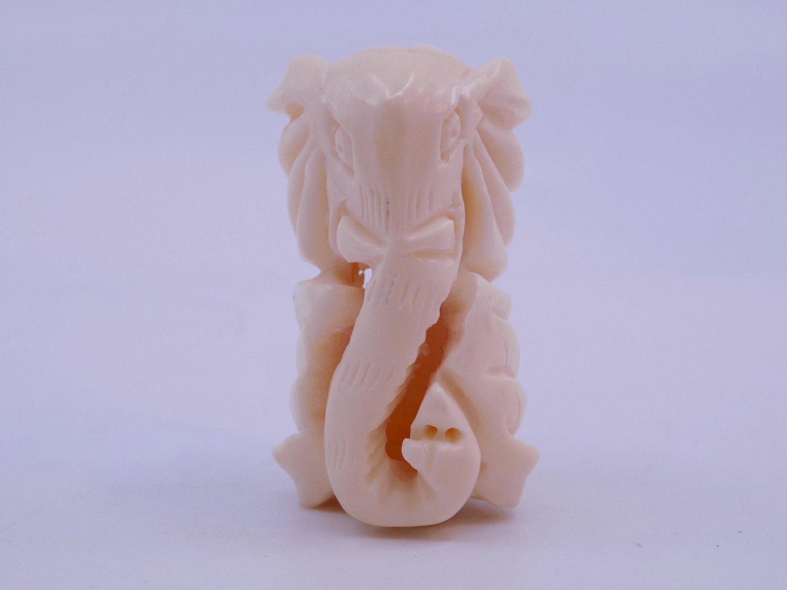 Antique/Vintage Carving Netsuke: Antique/Vintage Carving Netsuke, Measurement: Approx. 2" L x 1 1/2" W, Weight: Approx. .8 OZ