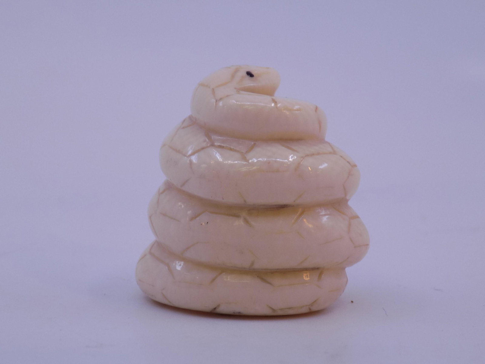 Antique/Vintage Carving Netsuke: Antique/Vintage Carving Netsuke, Measurement: Approx. 2" L x 1 1/2" W, Weight: Approx. .8 OZ
