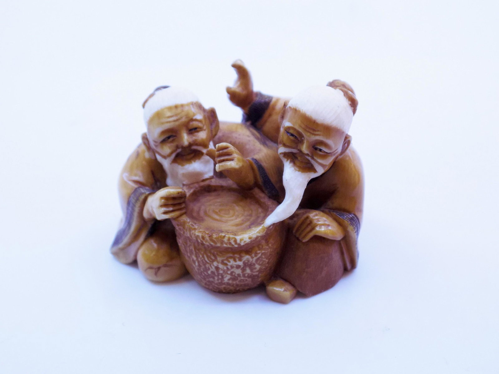 Antique/Vintage Carving Netsuke: Antique/Vintage Carving Netsuke, Measurement: Approx. 2" L x 1 1/2" W, Weight: Approx. .8 OZ