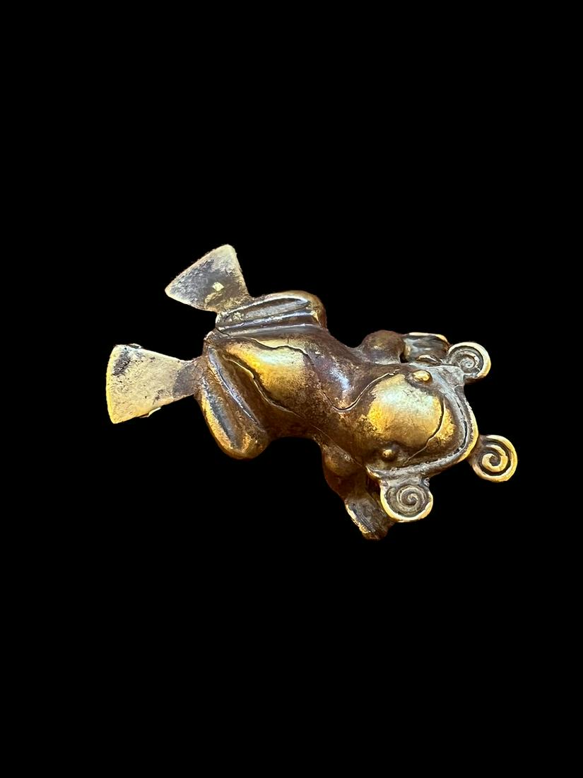 Pre-Columbian Gold Panamanian Frog Pendant (1 of 5)