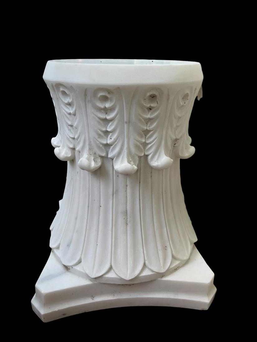 Vintage Marble Capital From the 70s, Very heavy: Vintage Marble Capitol, From the 70s, Very Heavy, Turned into a stand, Measurements: 18" L x 14" W