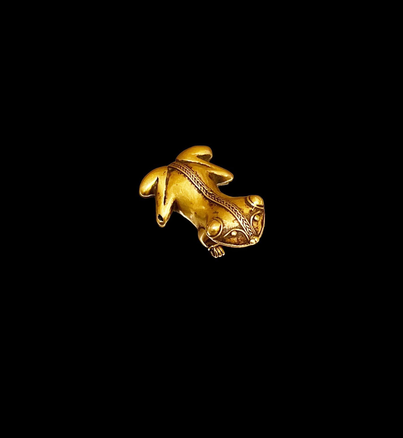 Pre-Columbian Tairona Gold Frog Pendant (1 of 8)