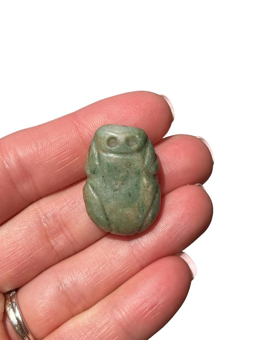 Pre-Columbian Carved Jade Frog Pendant (1 of 6)