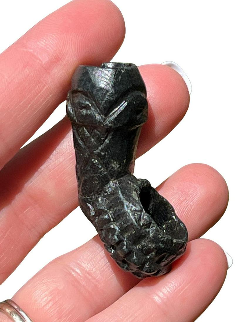 Pre-Columbian Black Hard Stone Pipe (1 of 7)