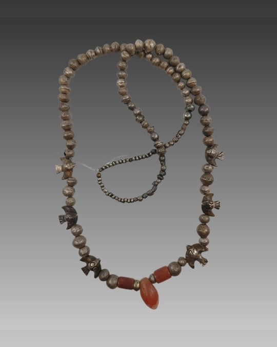 Precolumbian silver and stone necklace with bird pendants, South America (1 of 5)