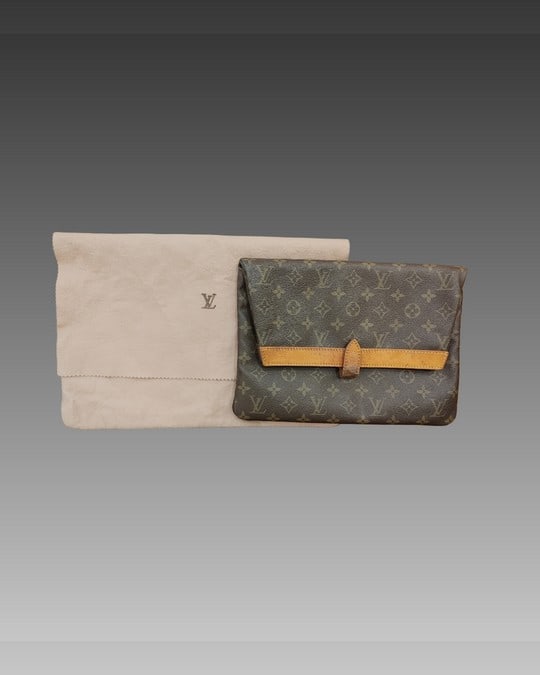 Vintage Louis Vuitton Monogram Cutch (1 of 7)