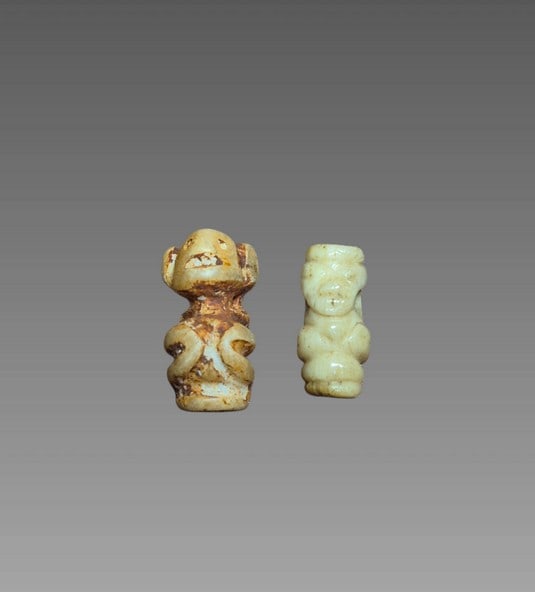 Pair Of Pre-Columbian Carved Amulet Beads (1 of 5)