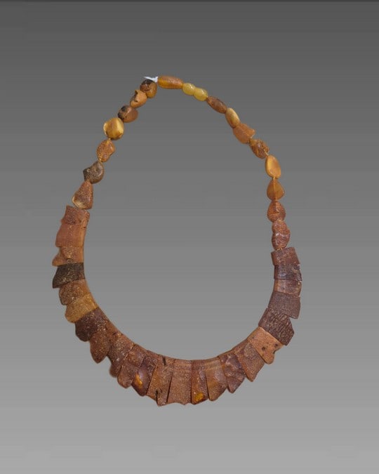Pre-Columbian Amber Bead Necklace: Pre-Columbian Amber Bead Necklace, Graduted Amber Beads, Mesoamerica, Age Unknown