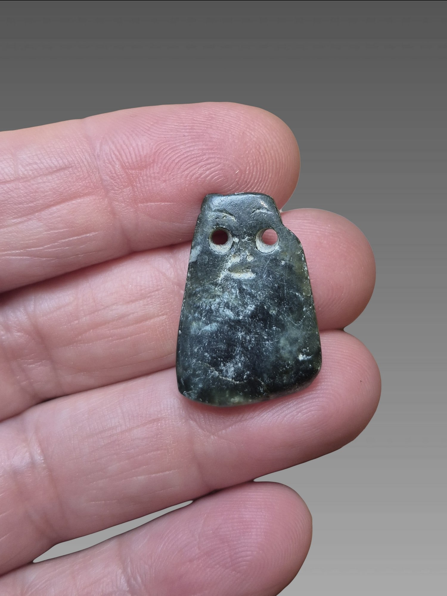 Pre-Columbian Avian Jade Pendant Bead (1 of 5)