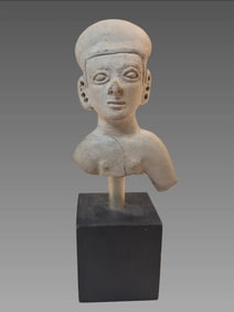 Pre-Columbian Guangala Clay Pottery Figure Head, Mesoamerica