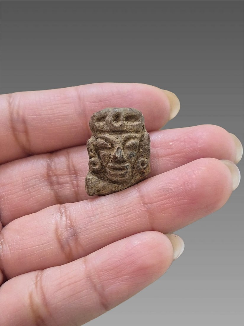 Pre-Columbian Mayan Terracotta Head Pendant (1 of 5)