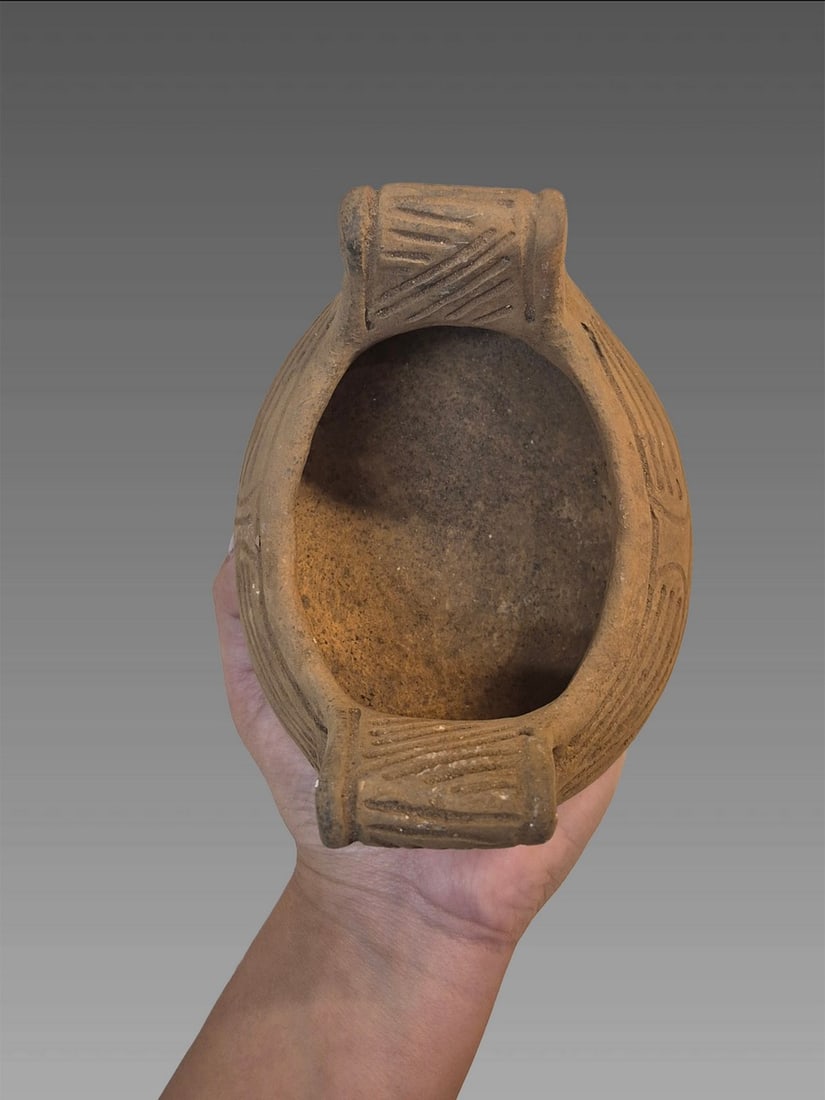 Pre-Columbian Taino Ceramic Communial Snuffing Bowl: Pre-Columbian Taino Ceramic Communial Snuffing Bowl, Taino Culture 1100 and 1500 A.D Dimensions: 7"x3"