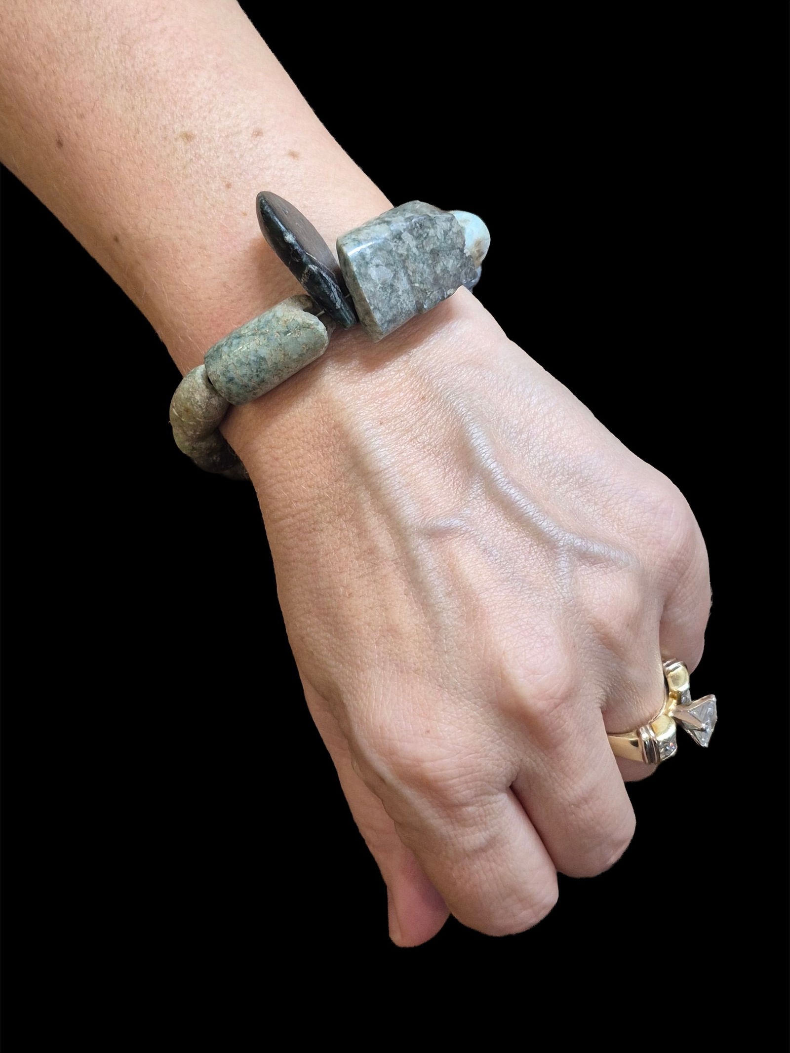 Pre-Columbian Mayan Jadiete Jade Beaded Bracelet (1 of 6)