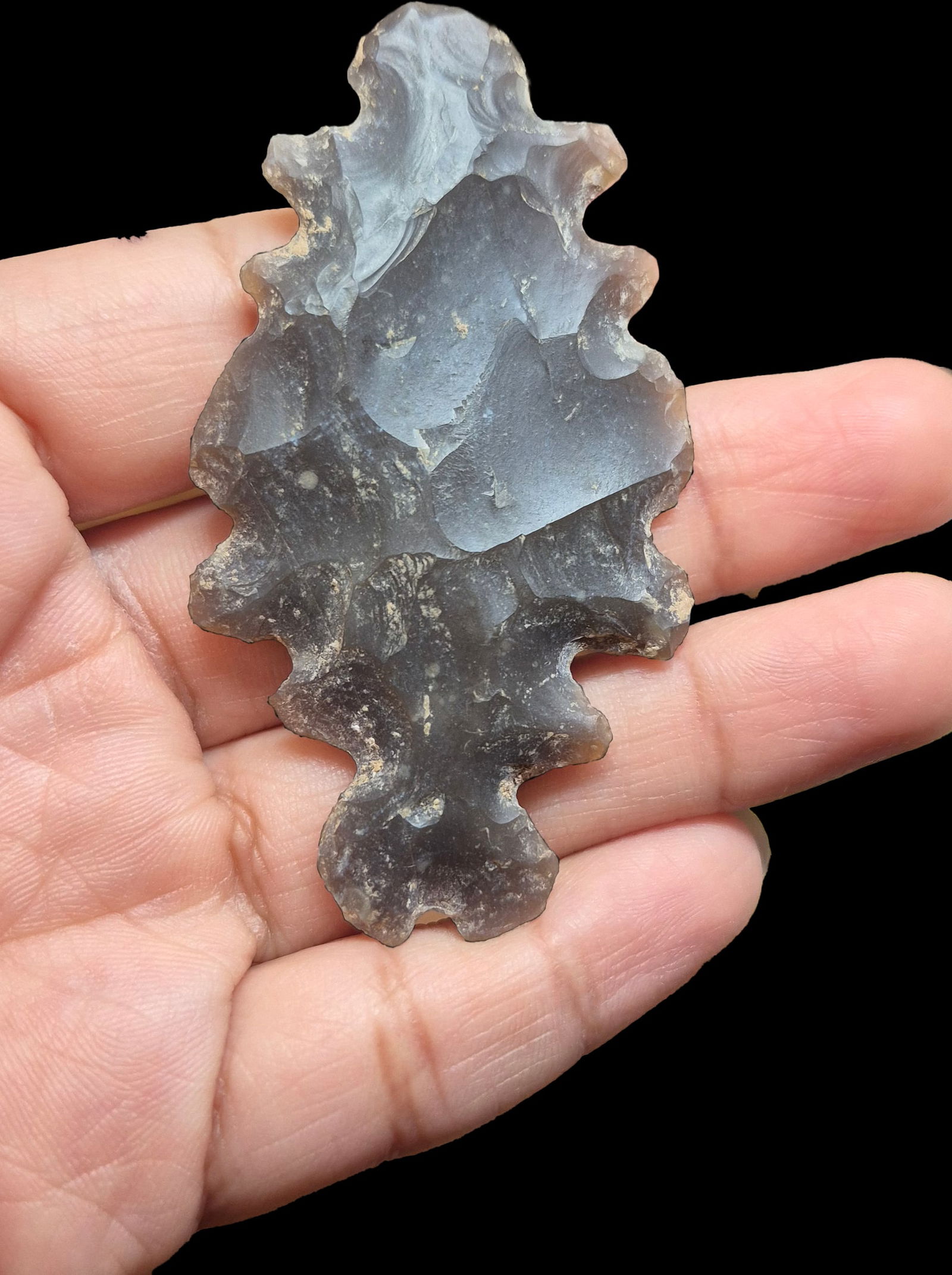 Pre-Columbian Mayan Flaked Stone Arrowhead Eccentric: 2.5"x1.5" Pre-Columbian Mayan Flake Stone Arrowhead Eccentric, Mesoamerica, 500-900 CE