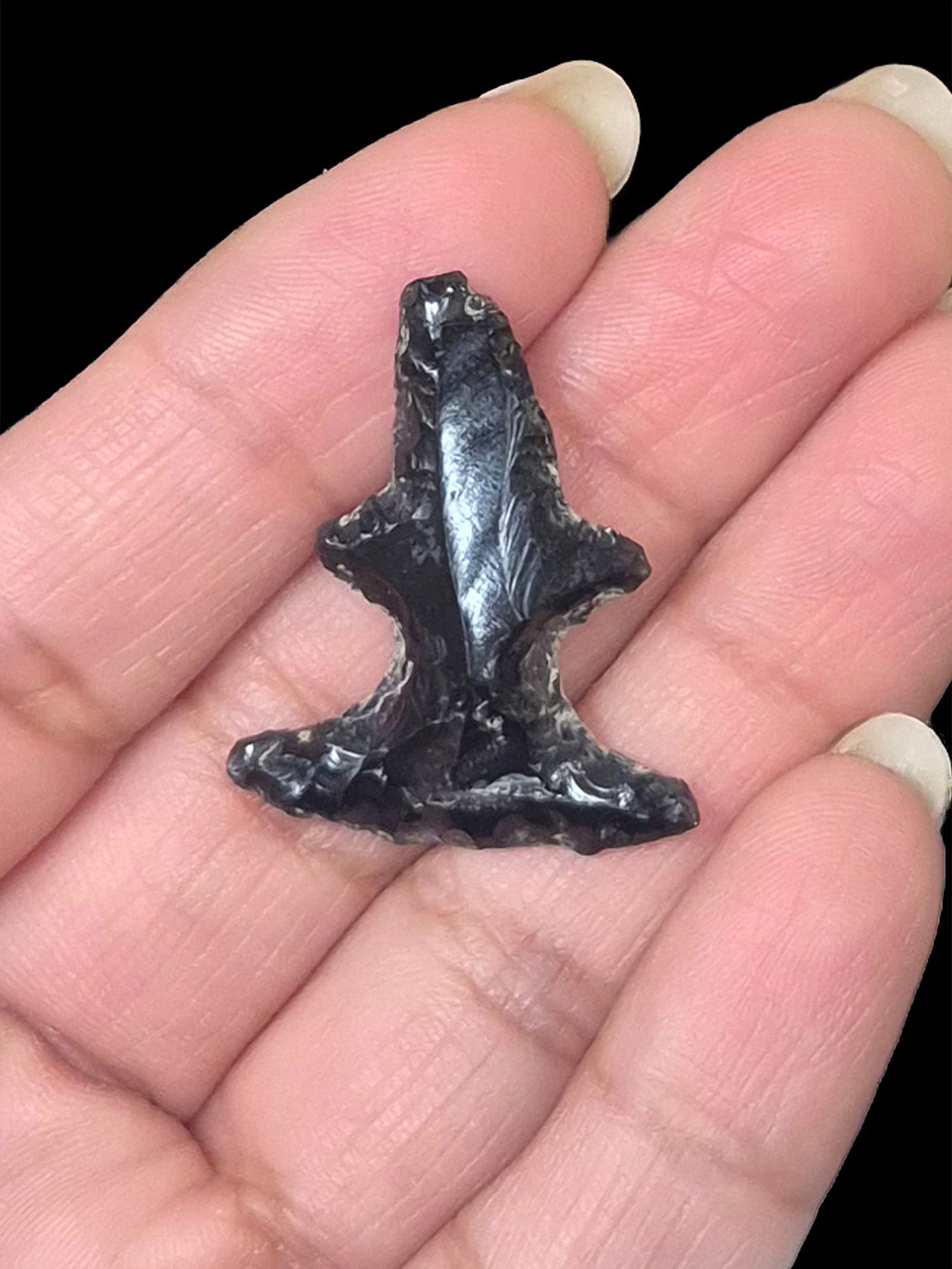 Pre-Columbian Mayan Hand Knapped Obsidian Arrowhead: 1"x1" Pre-Columbian Mayan Hand Knapped Obsidian Arrowhead, Mesoamerica 300-800 CE