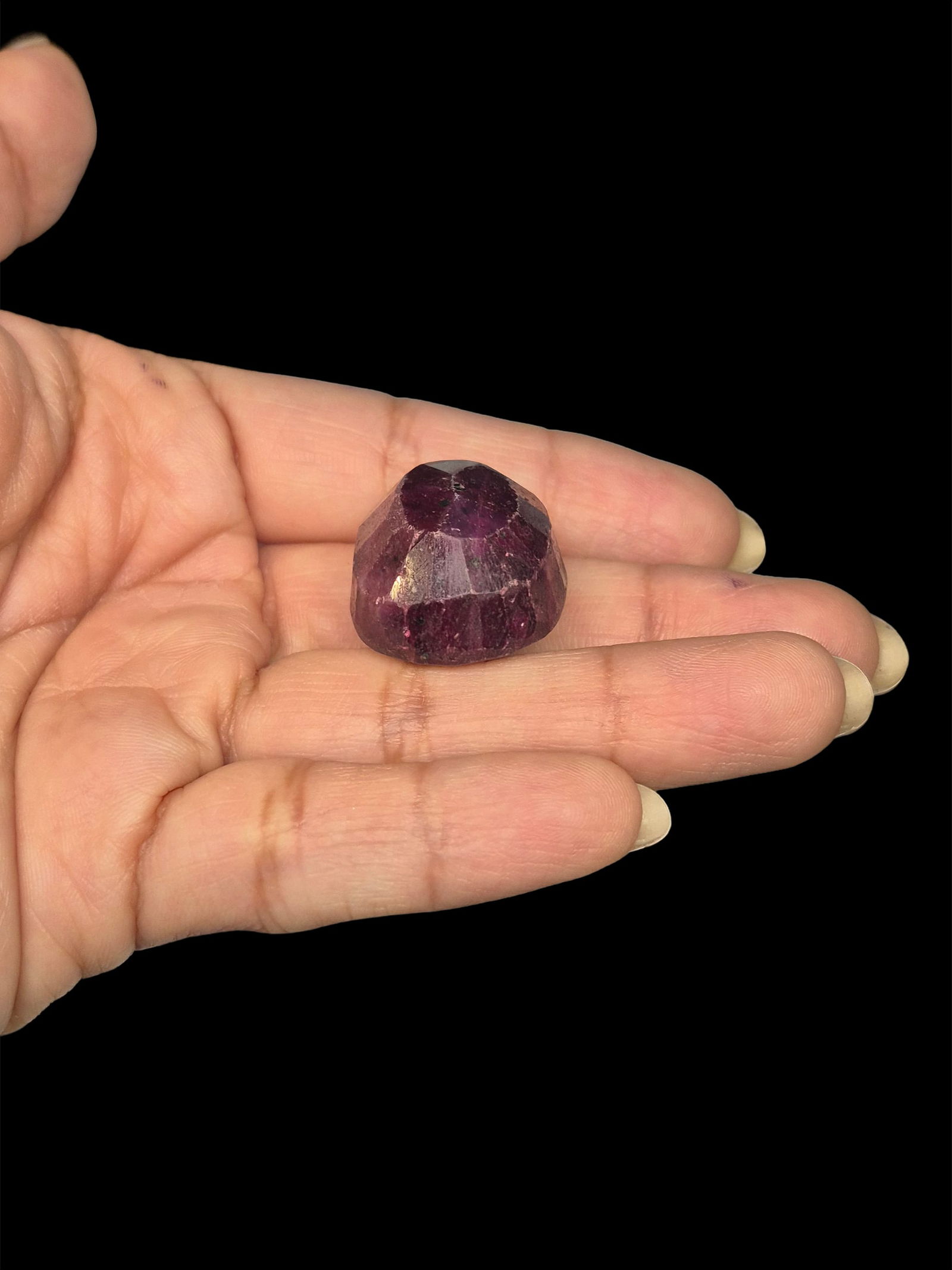 Natural Faceted Oval Cut Ruby Gemstone: 25mm x 15mm Natural Faceted Oval Cut Ruby Gemstone, 106 Carats