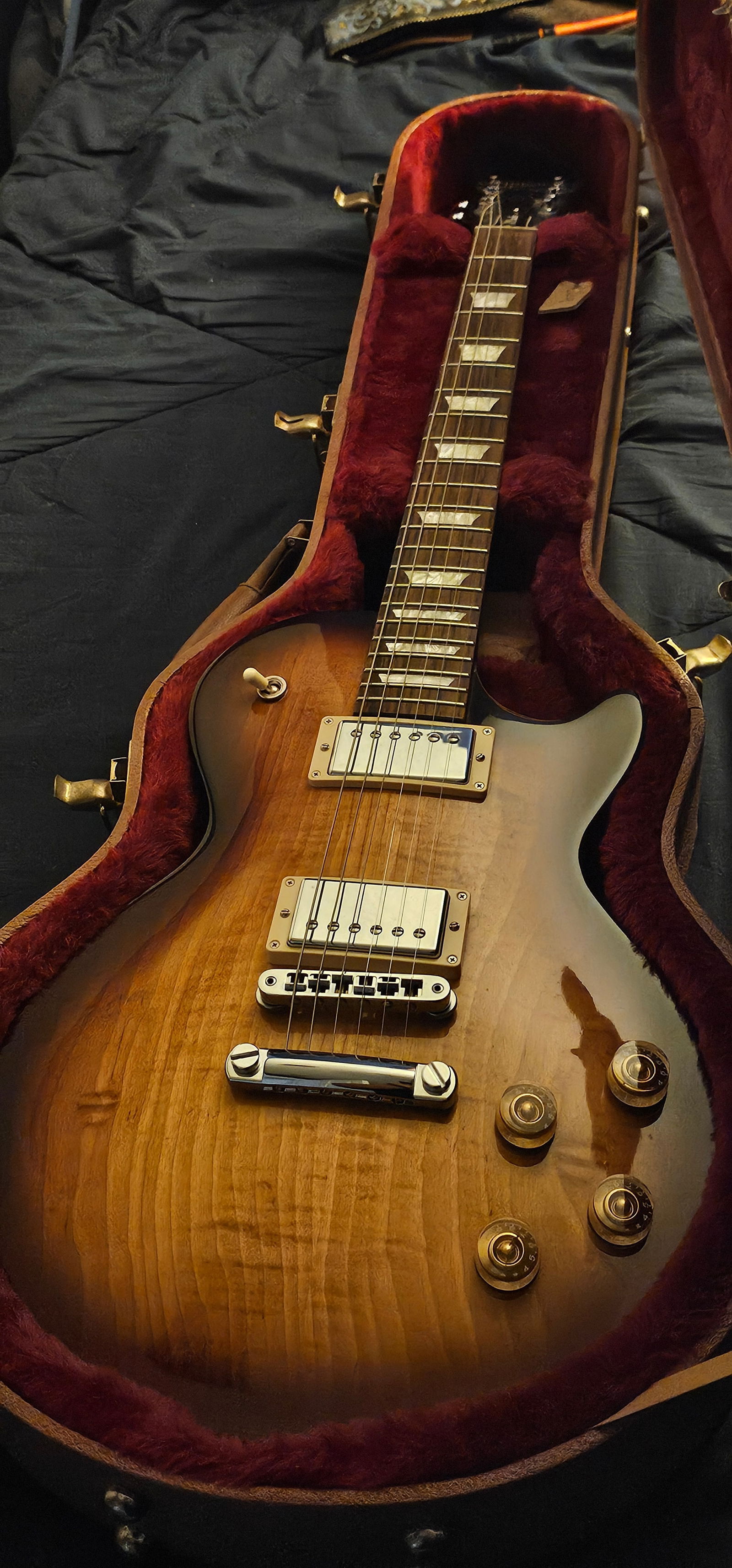 Gibson 2016-2019 Les Paul Studio Plus Guitar (1 of 9)