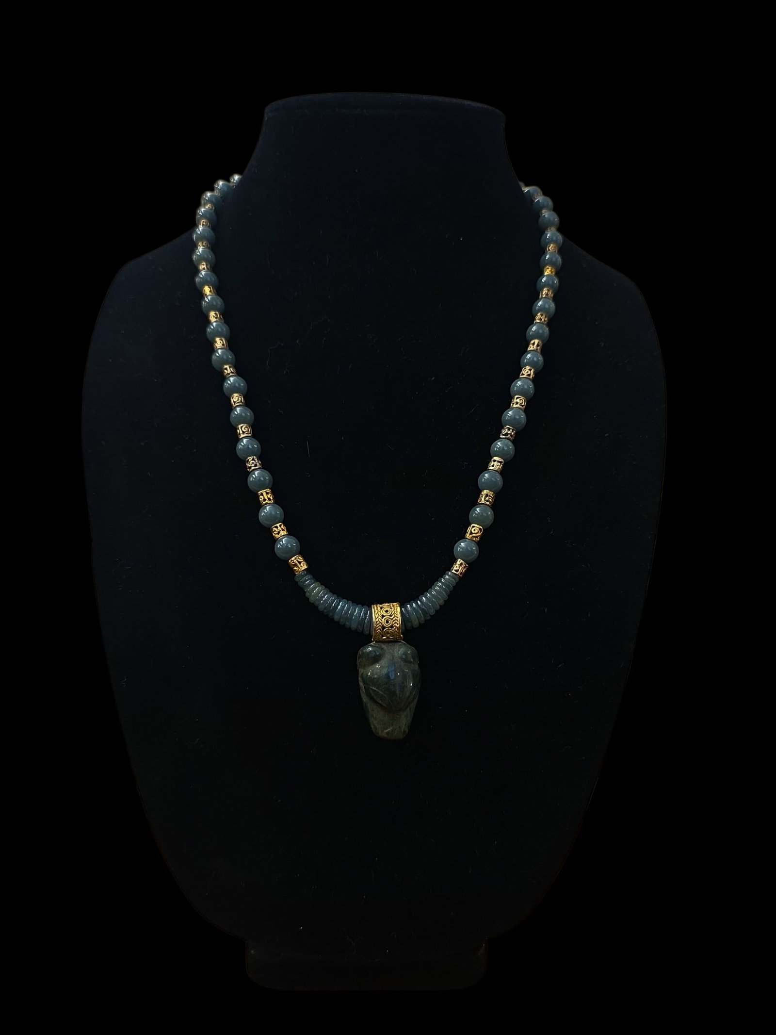 Pre-Columbian Gold And Jade Jaguar Pendant Necklace (1 of 7)