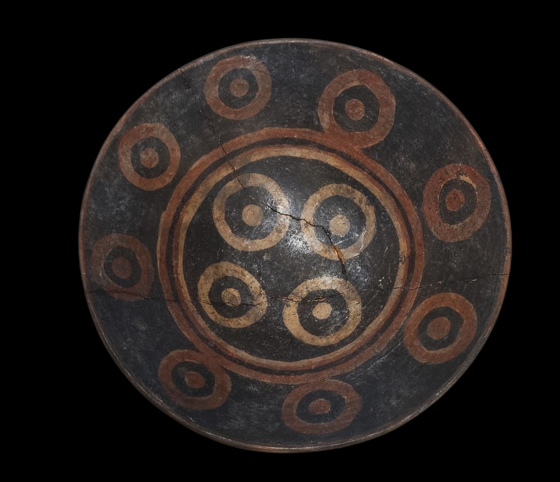 Pre-Columbian Polychrome Bowl Narino, Colombia (1 of 4)