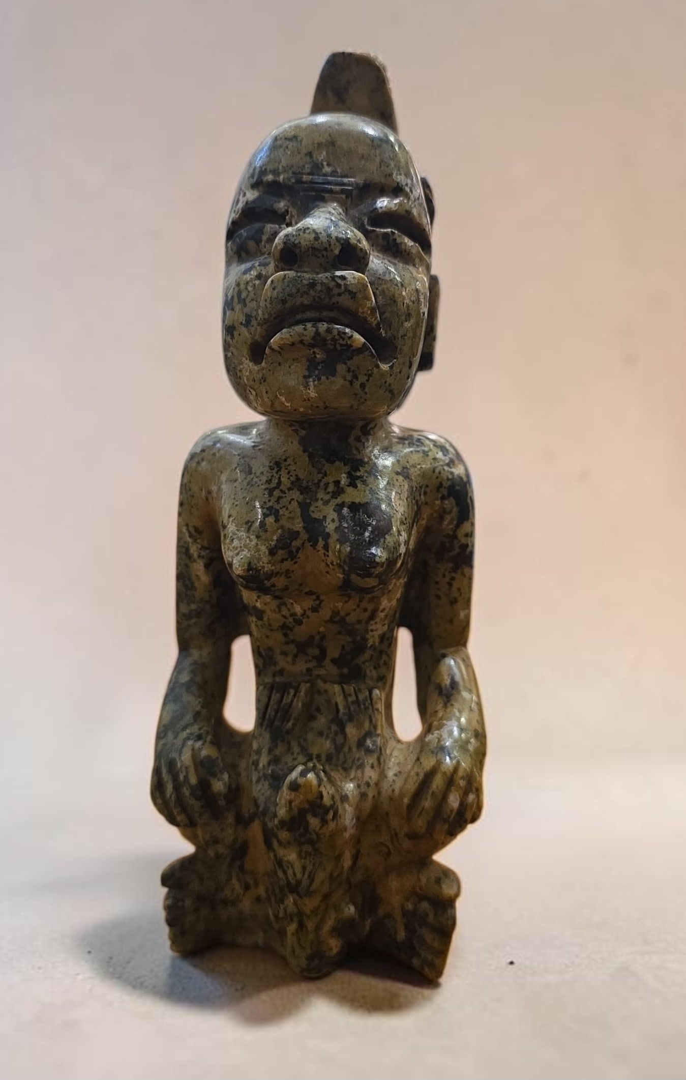 Mayan style Serpentine sculpture: 4" x 8.5" Mayan style Serpentine sculpture