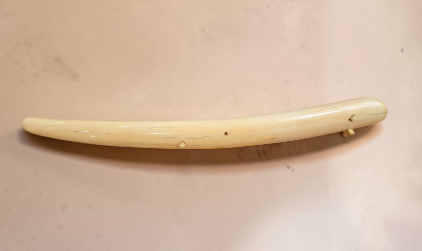 Antique Alaskan cribbage board - 2