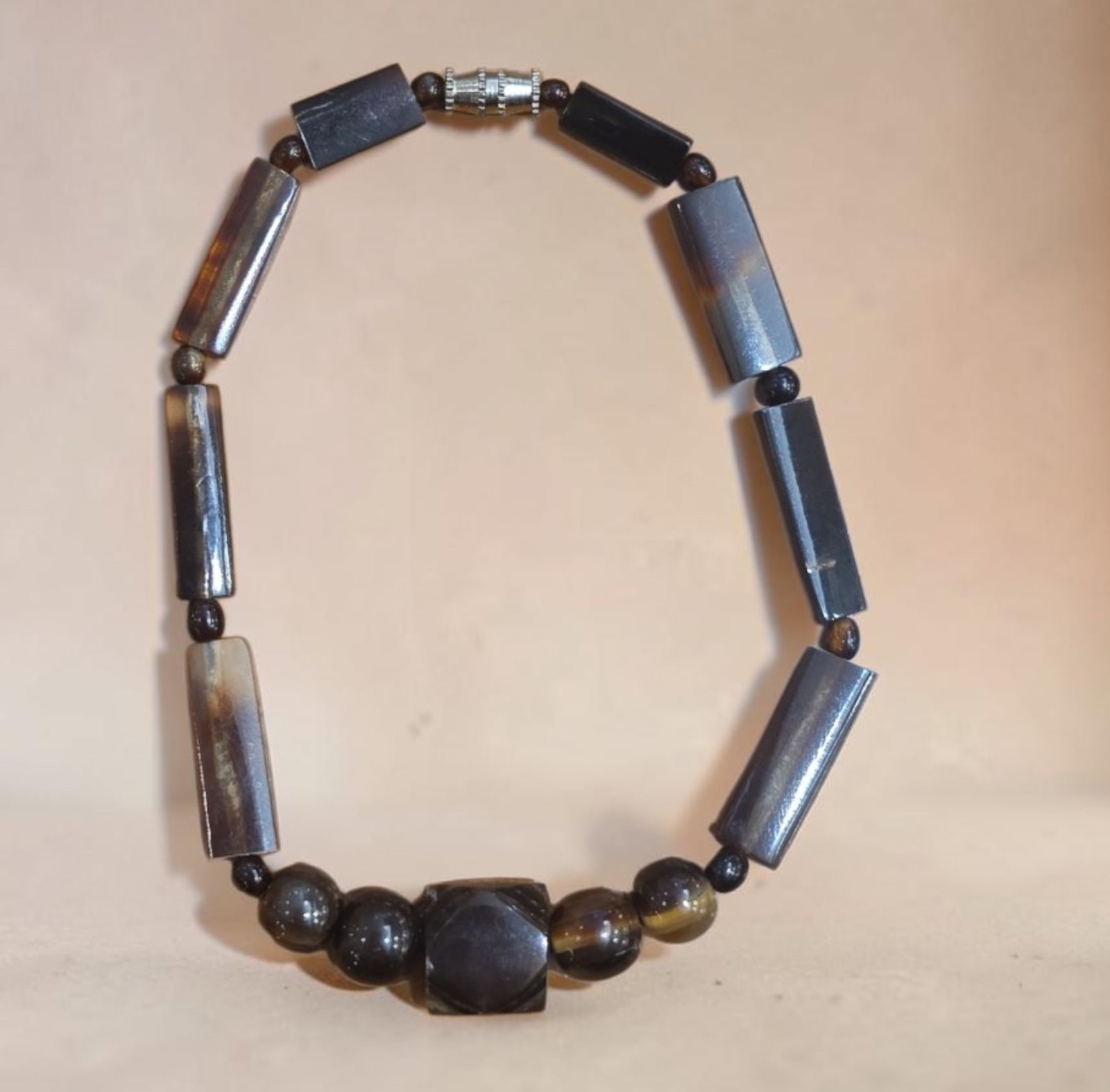 Victorian Tortoise Beaded Bracelet: 7.5" Victorian Tortoise Beaded Bracelet