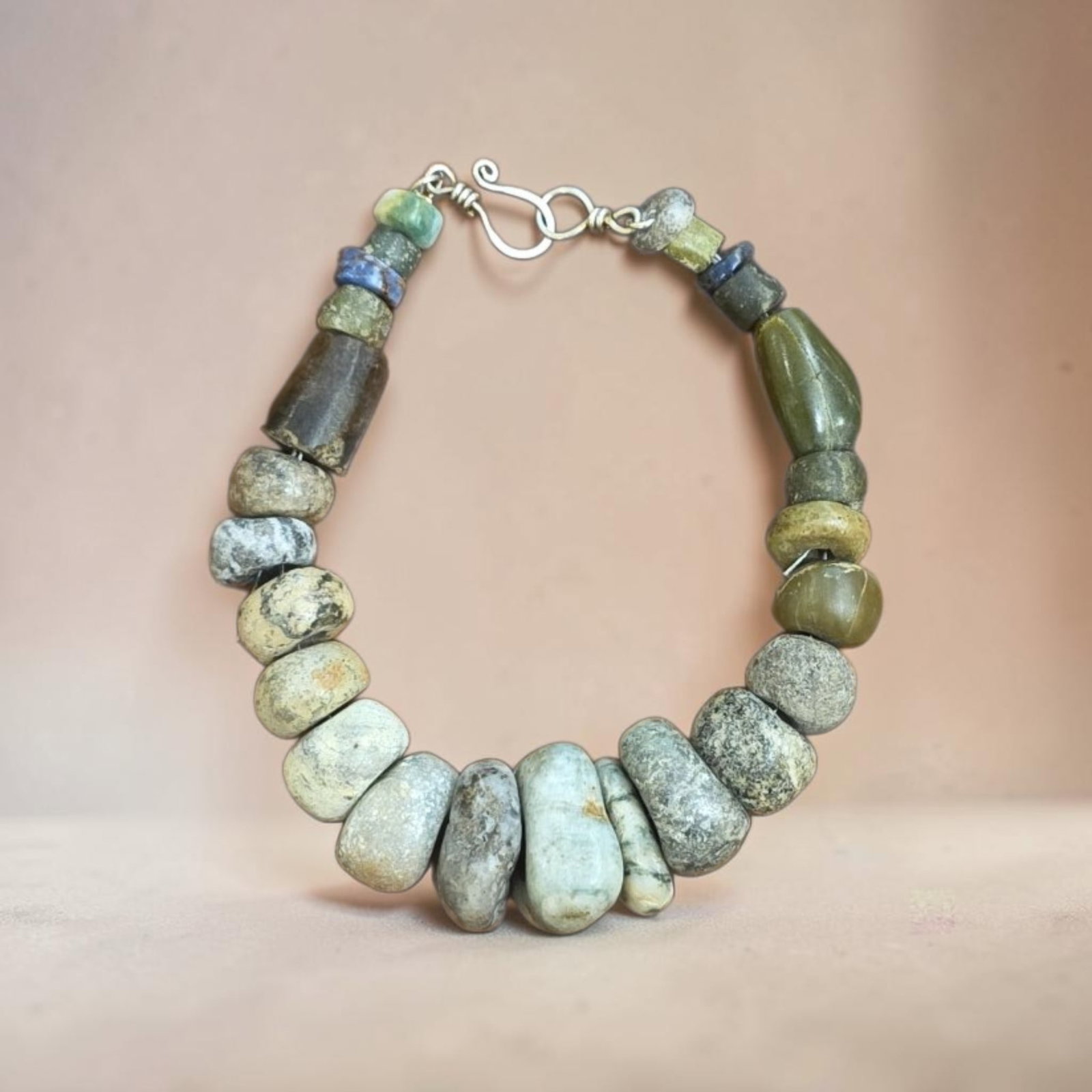 Pre-Columbian Mayan Jadeite Jade Beaded Bracelet (1 of 2)