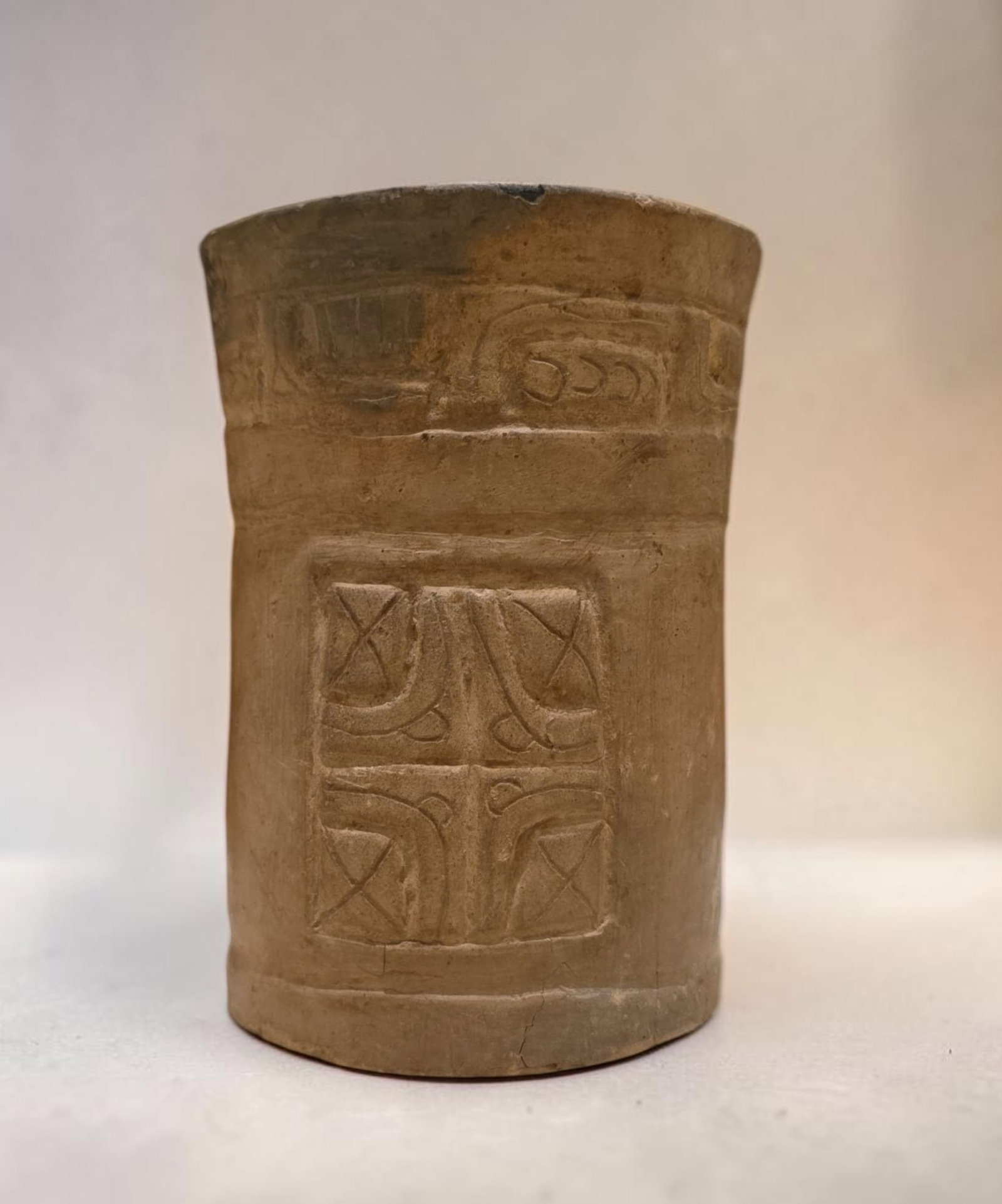 Pre-Columbian Mayan Elite Cylinder Cacao Vessel (1 of 6)