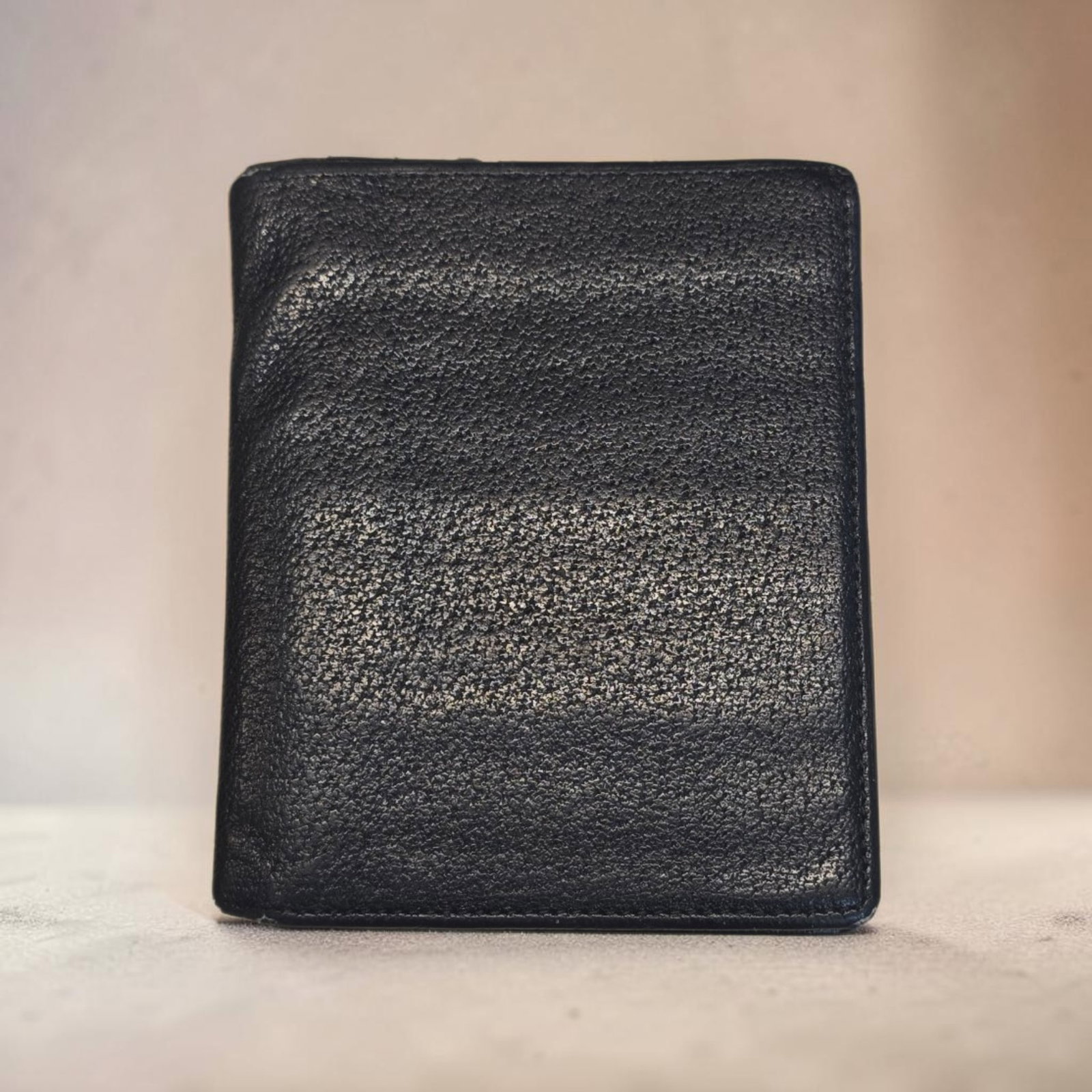 Authentic Gucci bifold card case, black leather (1 of 4)