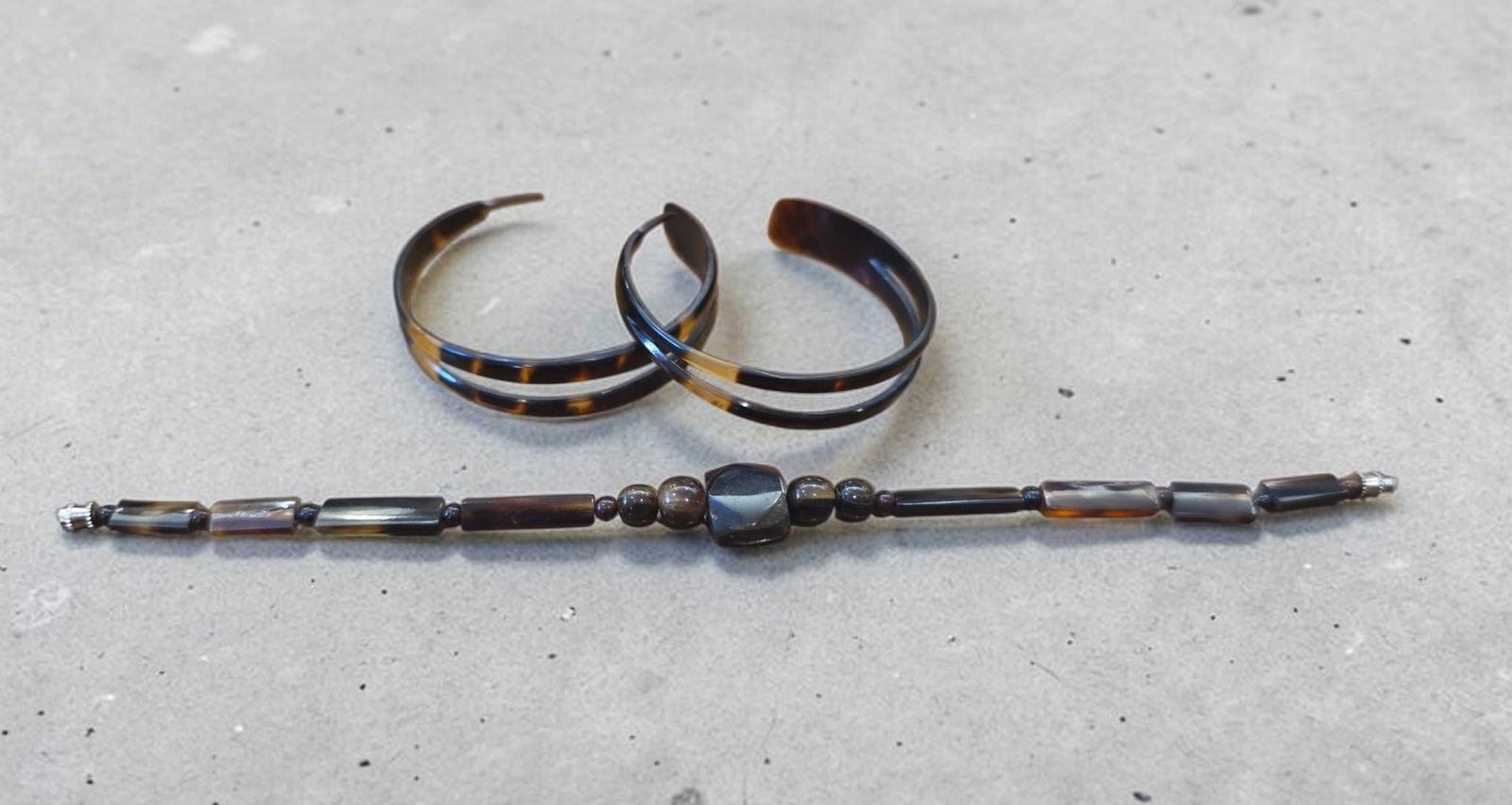 Victorian Tortoise Bracelet and Earrings: 7.5", Victorian Tortoise Bracelet and Earrings