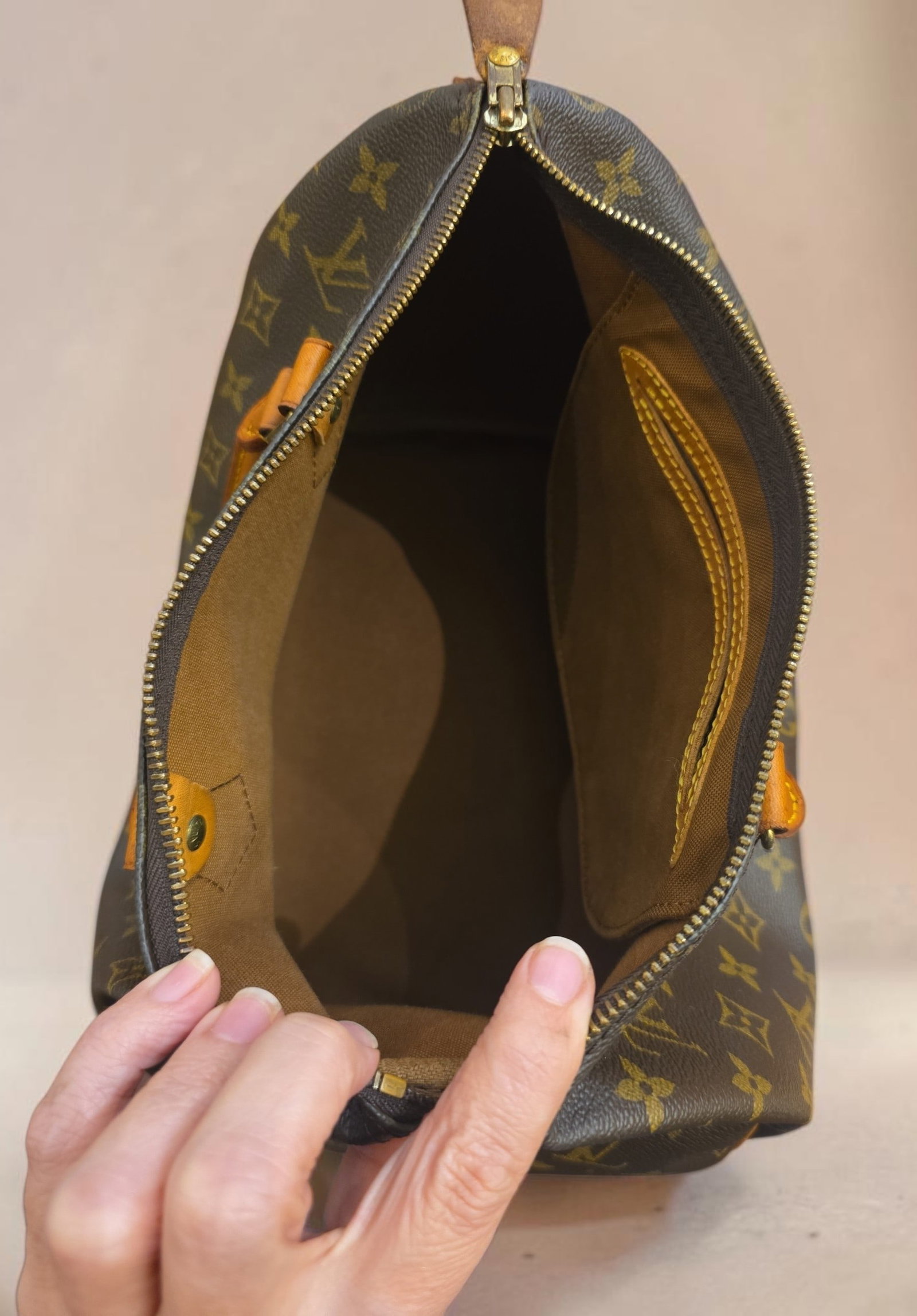 Authentic Louis Vuitton Monogram Speedy 30 - 6