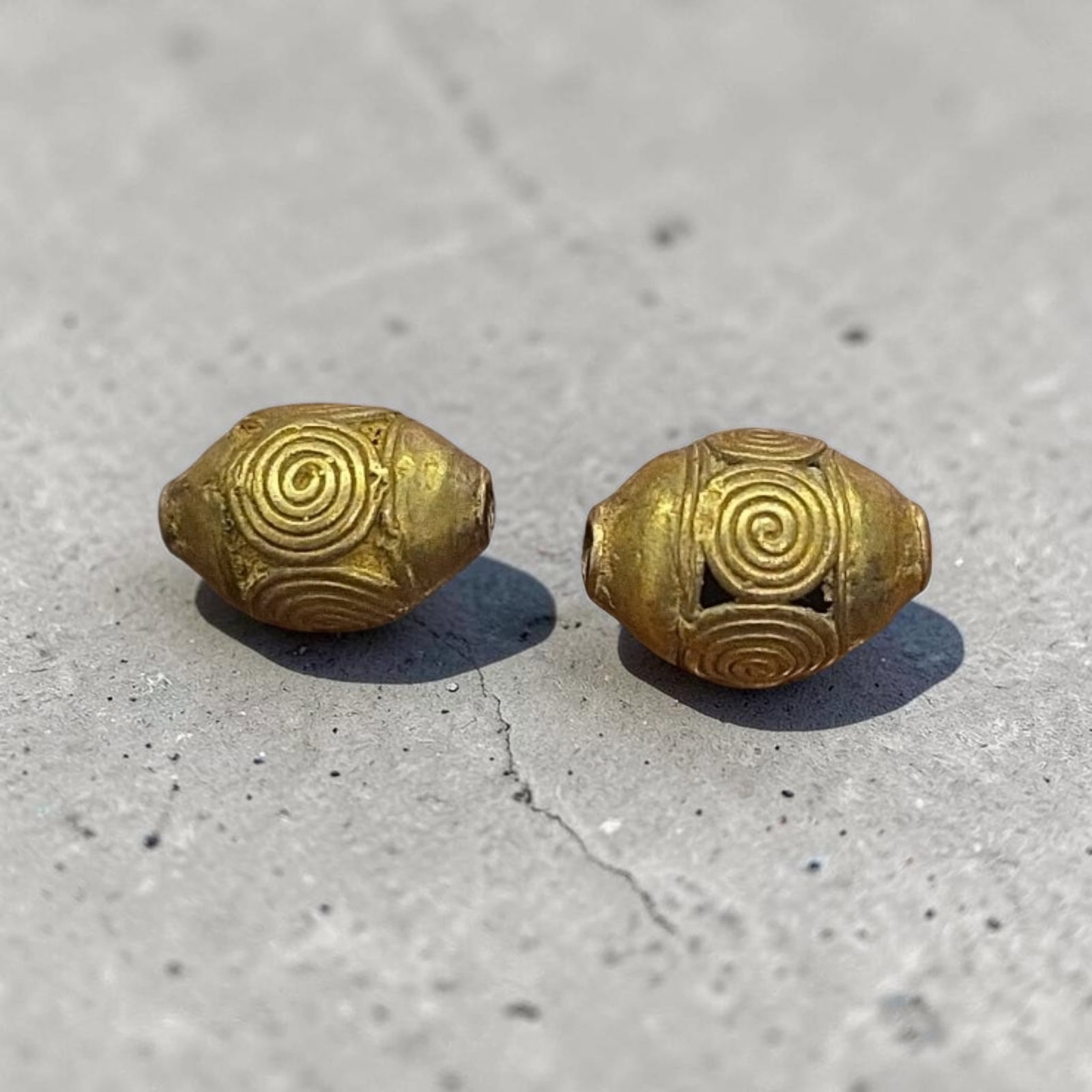 Pre-Columbian Tairona Open Scrollwork Gold Beads (1 of 2)