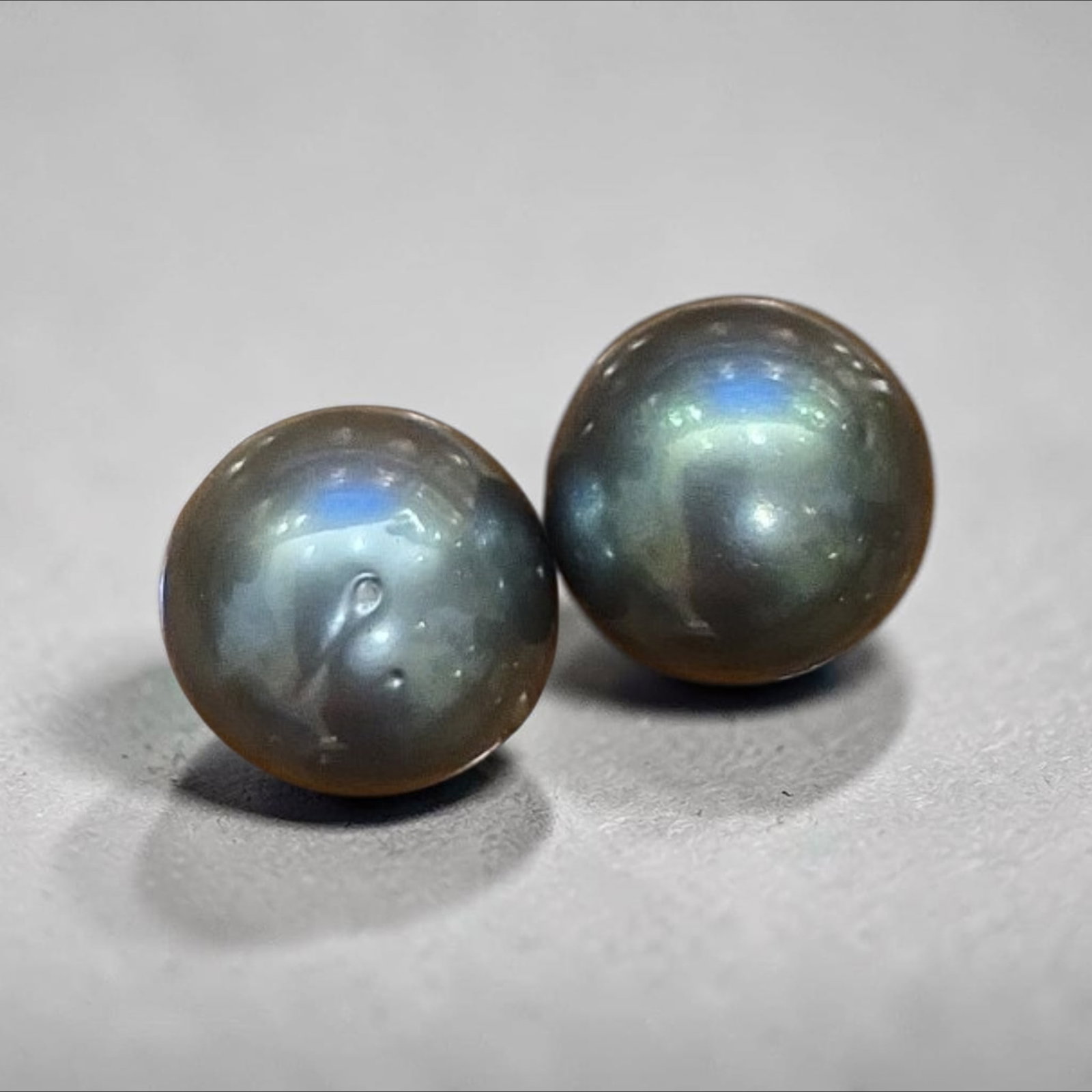 Natural Tahitian Black Pearls,Pair of 2: 10MM, Natural Tahitian Black Pearls,Pair of 2, Approx 10MM Each