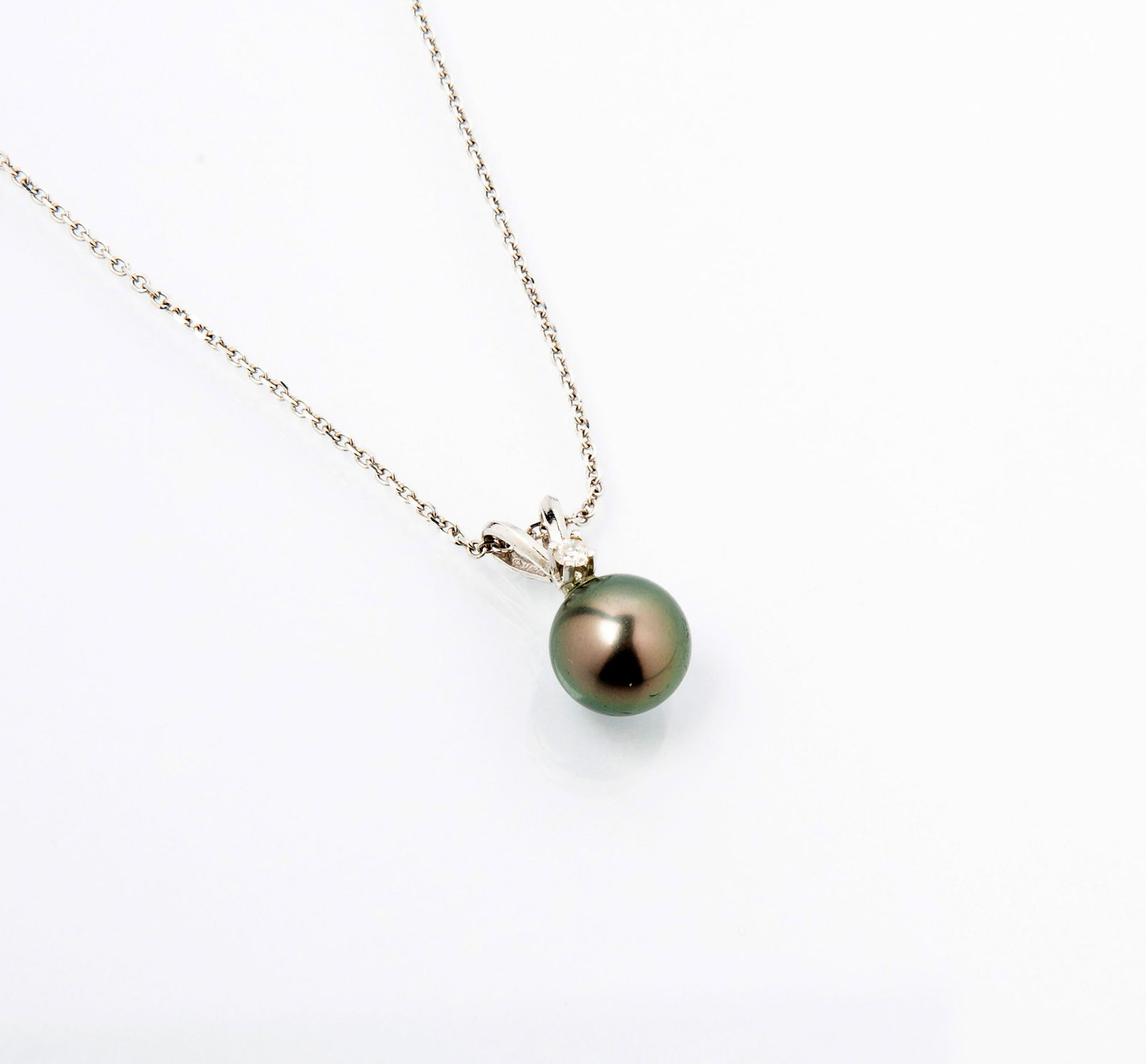 14K White Gold Grey Tahitian Pearl and Diamond Necklace (1 of 6)