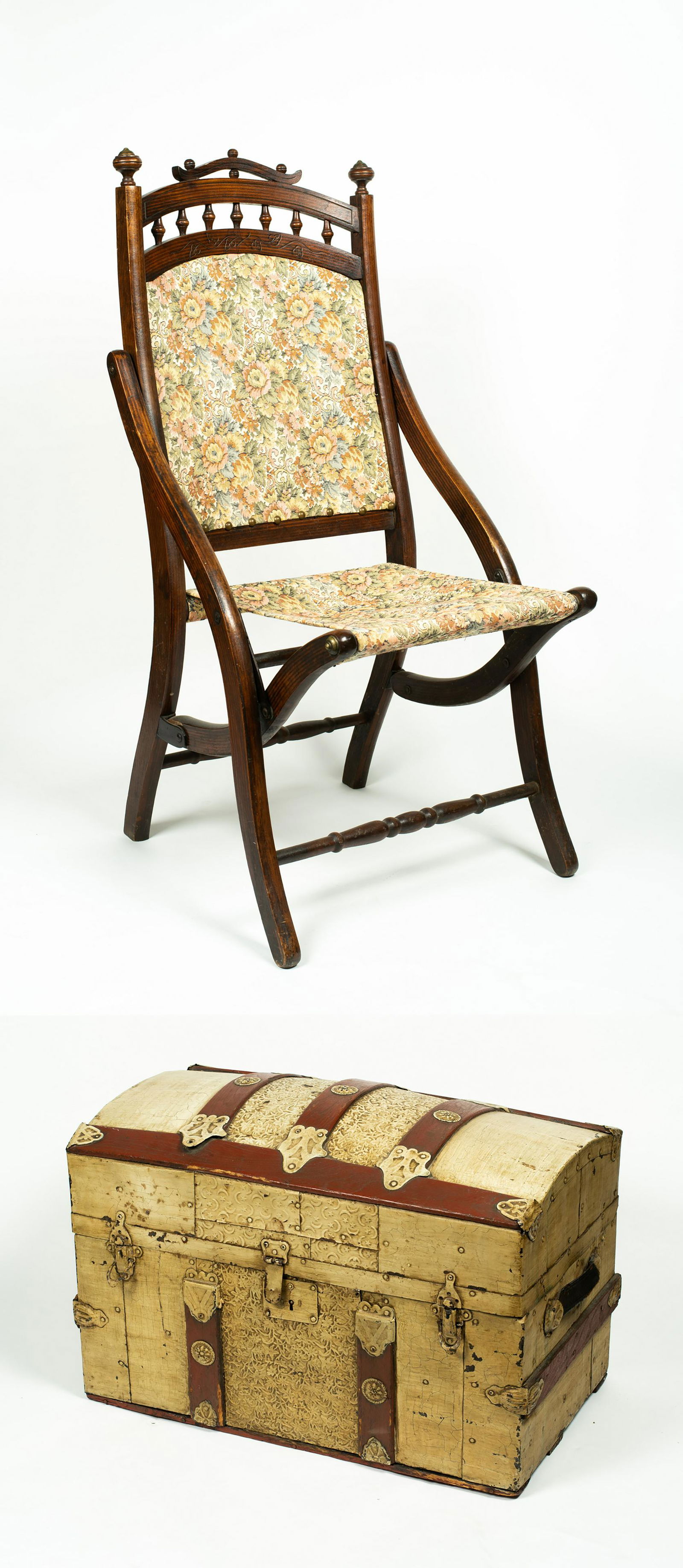 Vintage Victorian Style Folding Lawn Chair and Old Painted Metal Wooden Trunk (1 of 5)