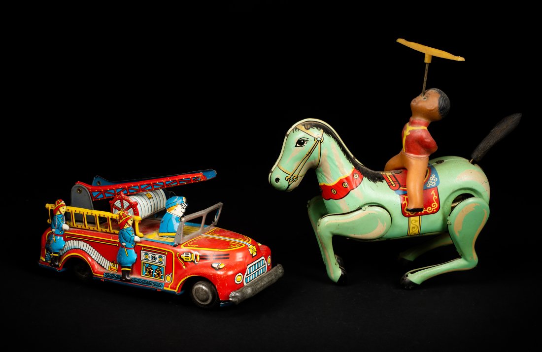 Two Vintage Tin Toys (1 of 6)