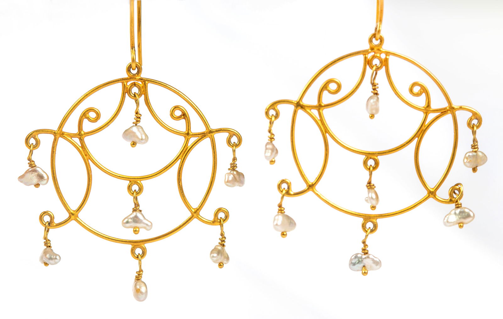 Estate Artisan 18K Gold and Pearl Earrings (1 of 17)