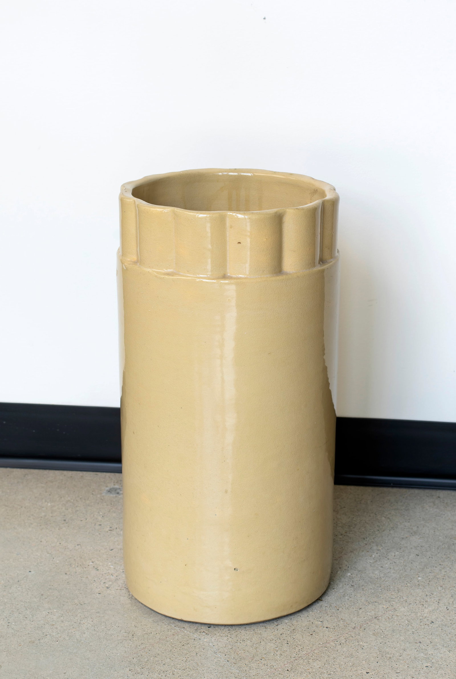A Stoneware Umbrella Stand (1 of 6)