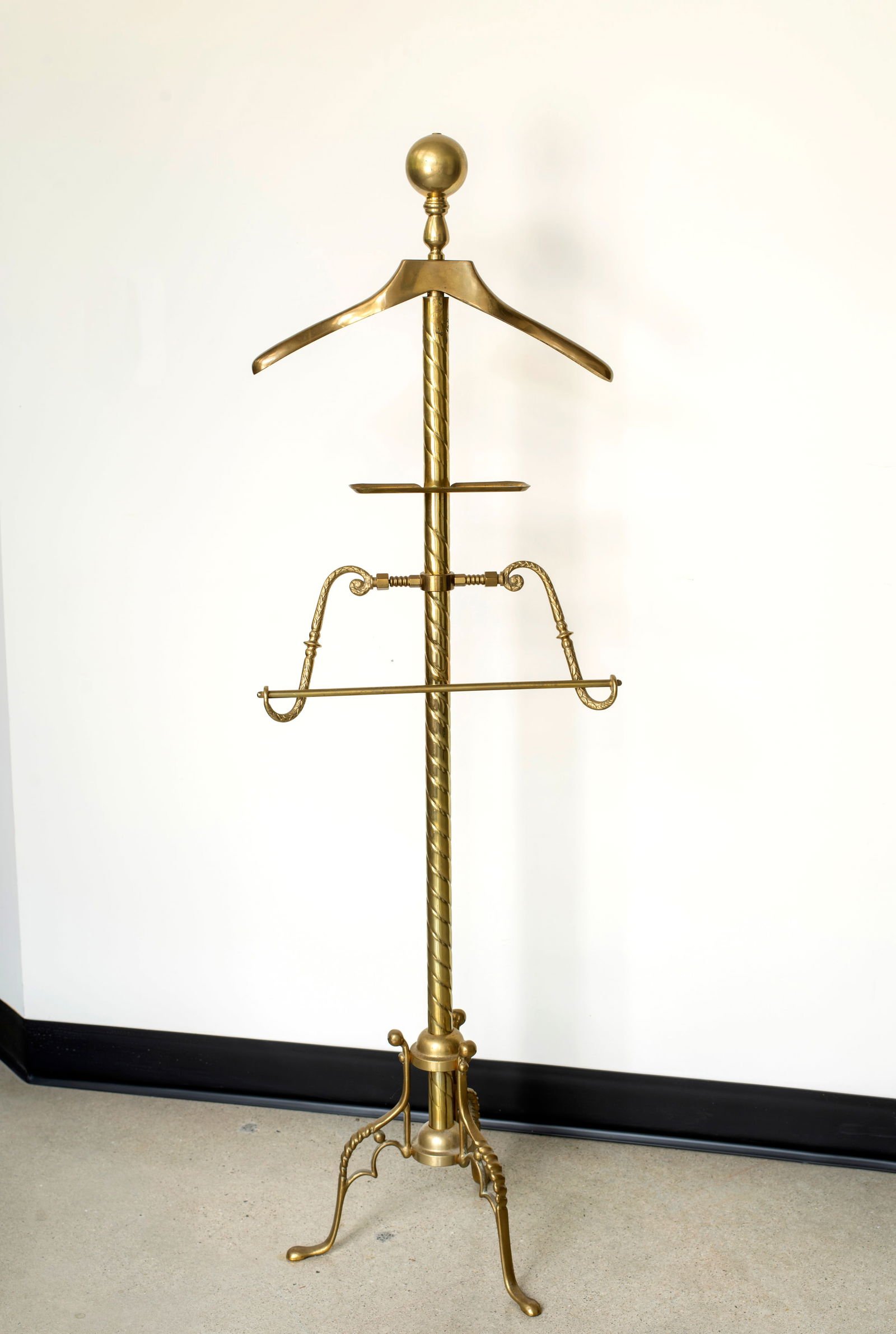 A Vintage Brass Suit Butler/ Valet (1 of 11)