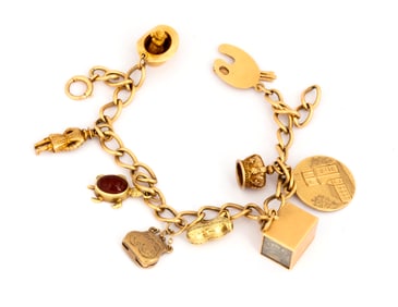 A Vintage 14K Gold Charm Bracelet
