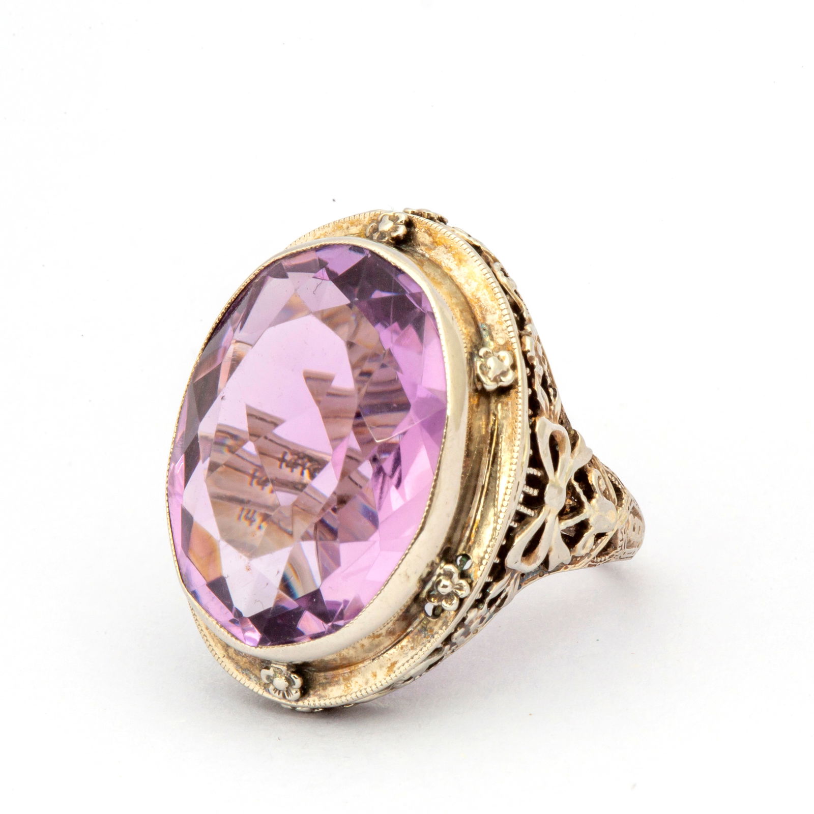 A 14K Gold Filigree Large Amethyst Ring (1 of 16)