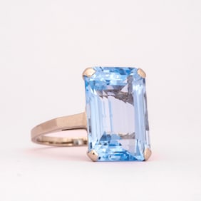 A Vintage Synthetic Blue Spinel and 14K White Gold Cocktail Ring